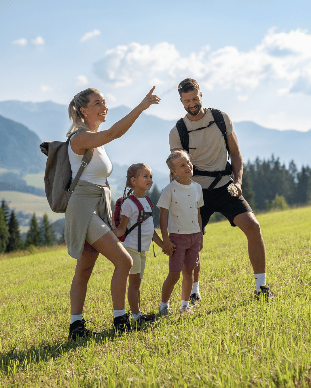 Familie am Wandern