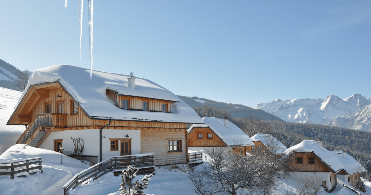 Chalet-Dorf im Winer(quer)