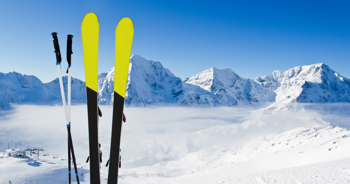 Skifahren im Winter (quer)