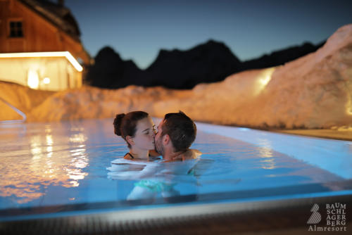 g-baumschlagerberg-wellness-pool-nacht-romantik-sauna-entspannung-ruhe
