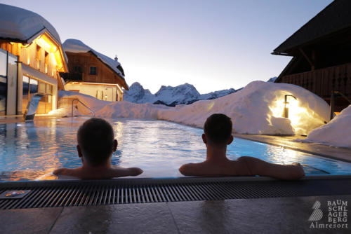 g-baumschlagerberg-wellness-romantik-romantikurlaub-winter-schnee-aussenpool-sauna