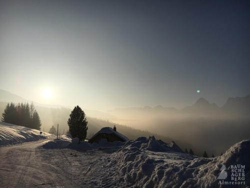 g-huetten-winter-landschaft-traumaft-schnee-schifahren