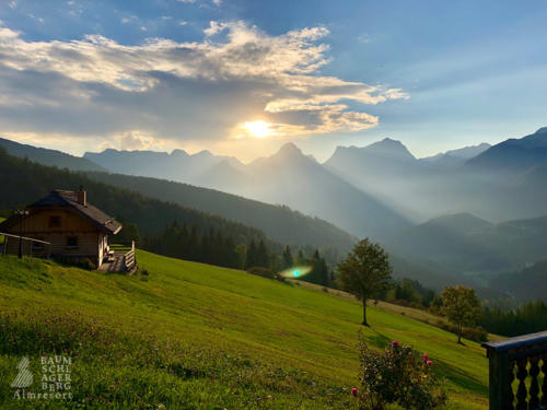 g-panorama-hutte-berge-oberoesterreich-upper-austria-mountain-hiking-holiday
