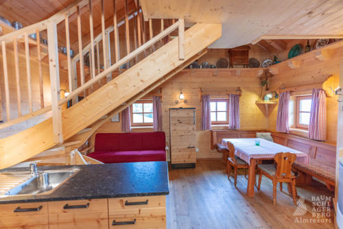 g-panorama-hutte-stube-esszimmer-familienurlaub-gemuetlich-winterurlaub-herbstferien